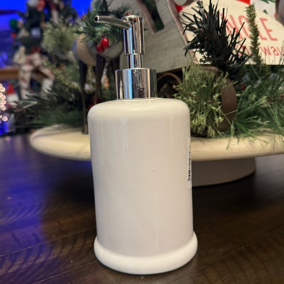 Farmhouse White Ceramic Soap Dispenser - Picture 6 of 6